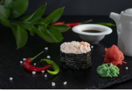 Cпайси суши с крабом