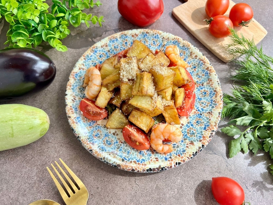 Салат с баклажанами и креветками