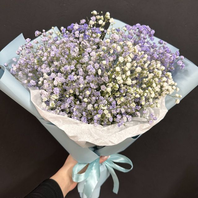 Букет из цветной гипсофилы