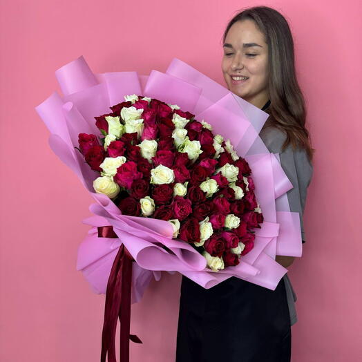 Яркий микс из 101 розы 40 см