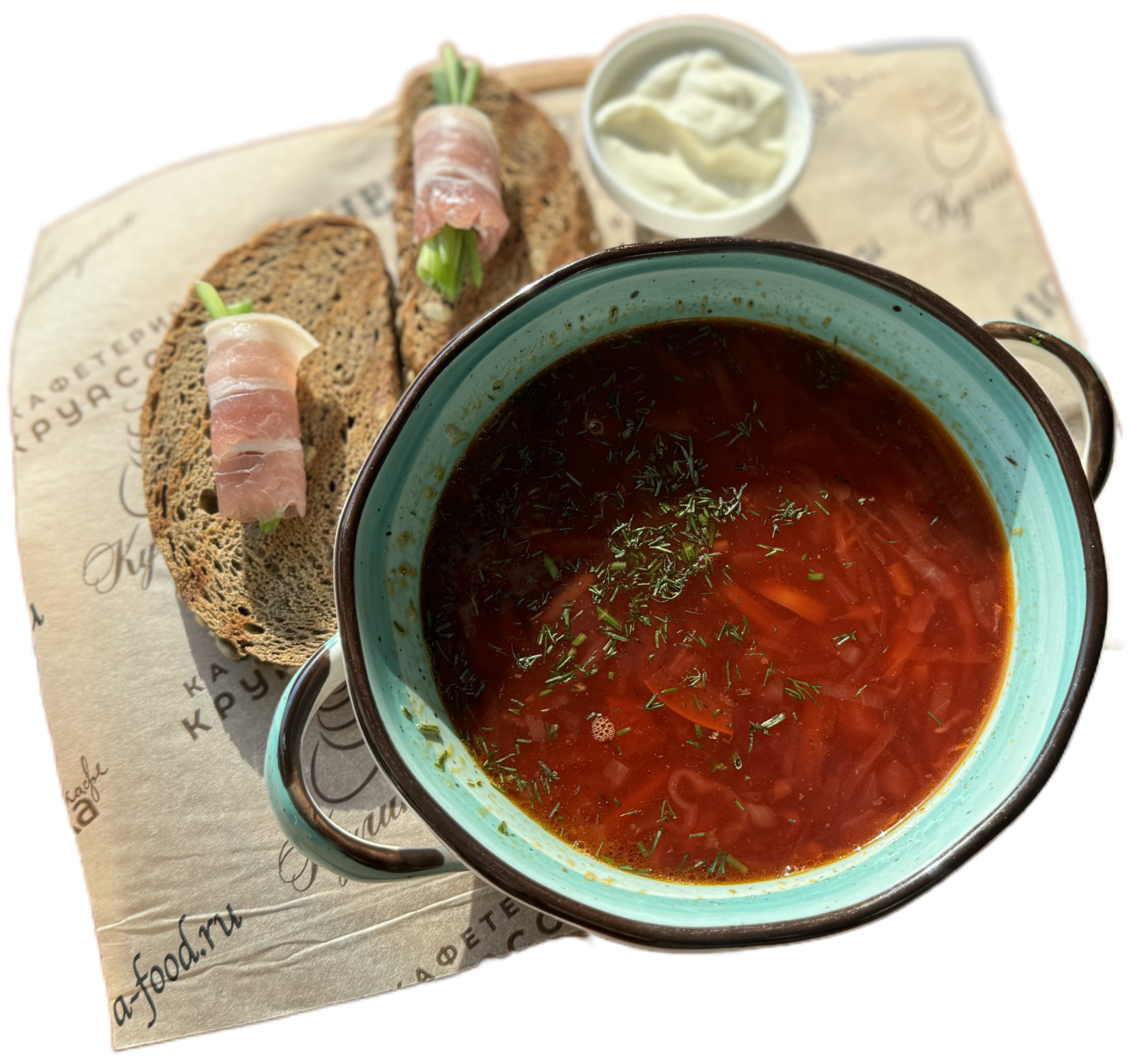 Борщ кубанский с хлебом бородинским и салом