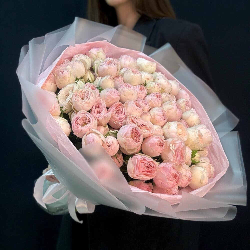 Букет из 25 кустовых пион роз (мб 066)