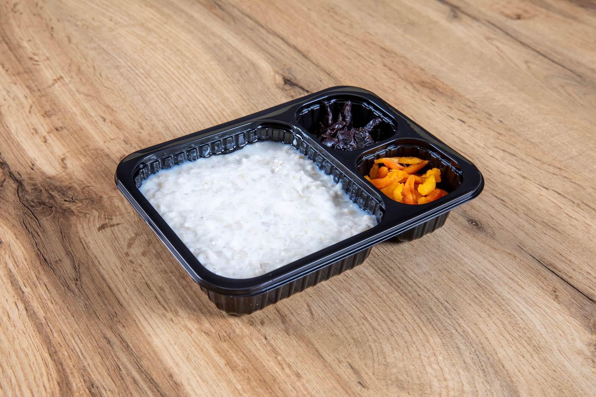 Каша овсяная с курагой и черносливом