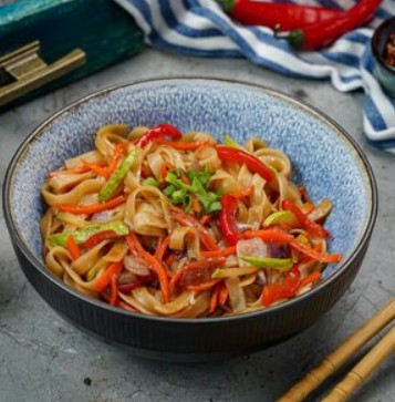 С овощами и соусом