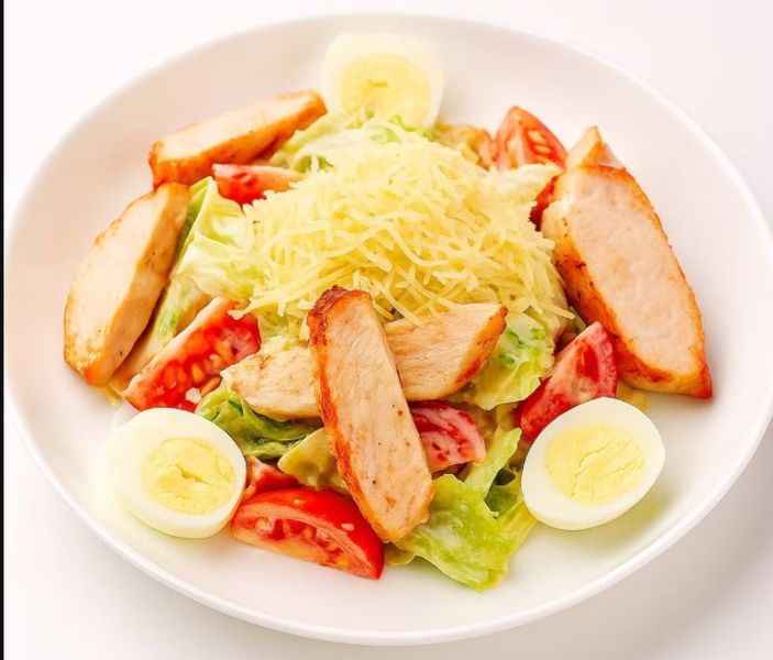 Салат Цезарь с курицей