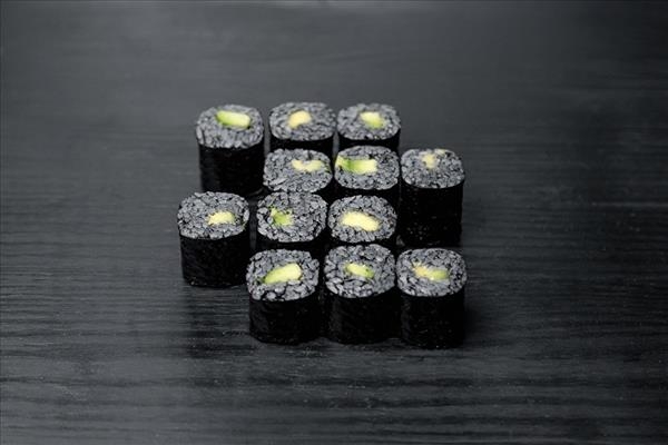 Чёрные маки с авокадо 12шт.