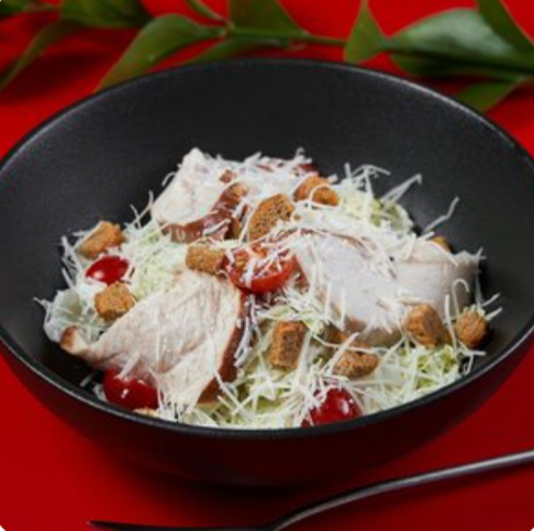 Салат Цезарь с курицей