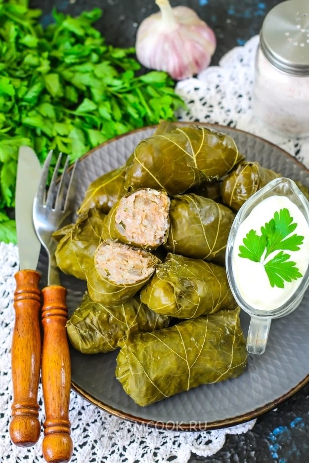 Долма из виноградных листьев 