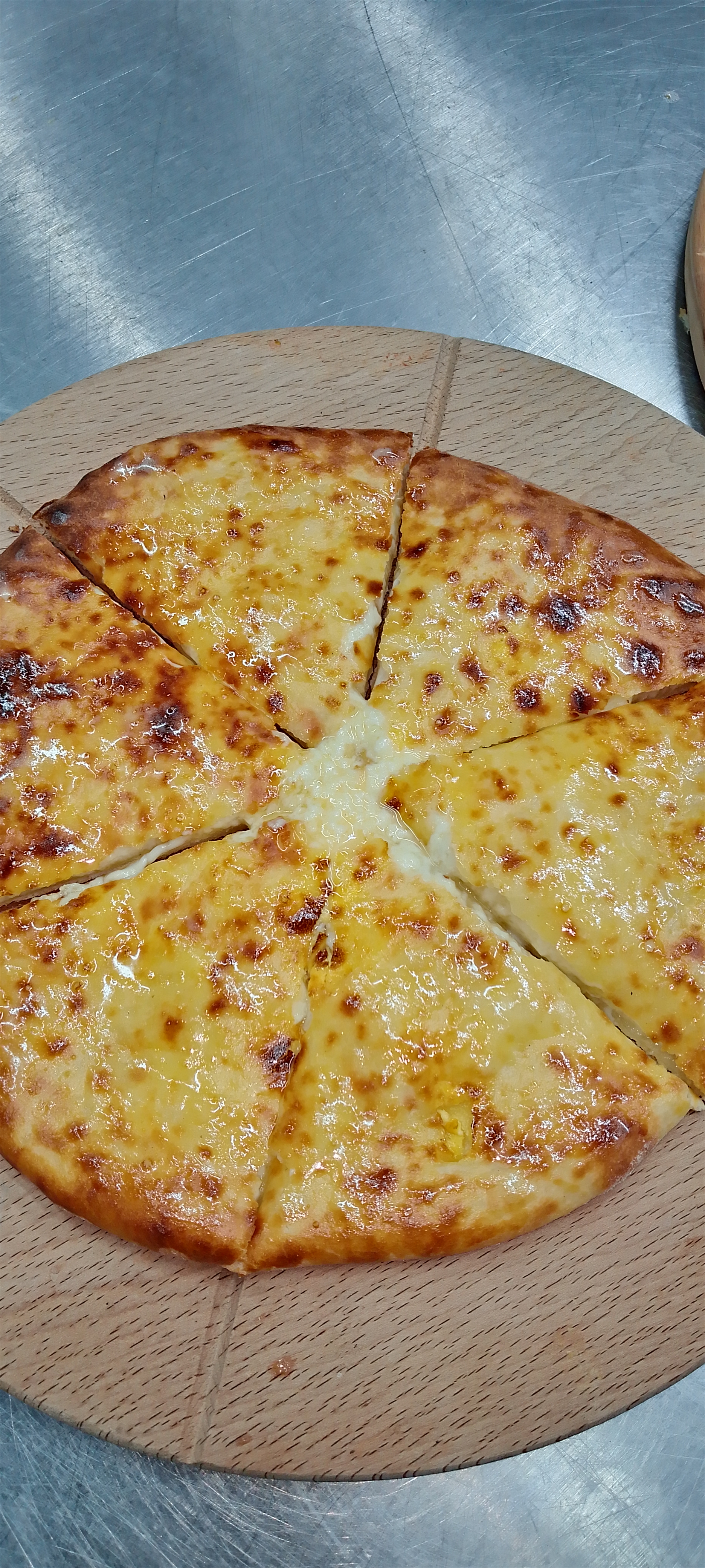 Хачапури с сыром и зеленью