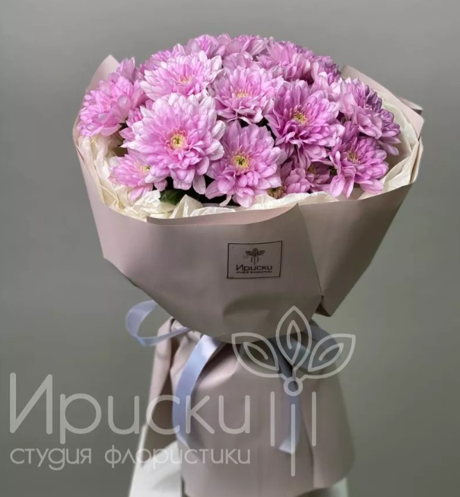 Букет из розовых кустовых хризантем