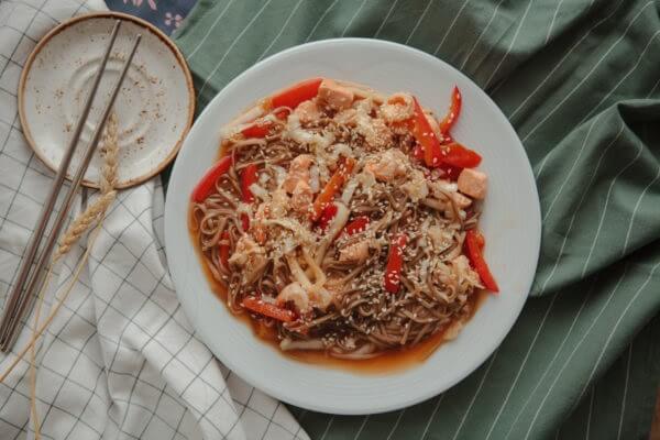 Соба с морепродуктами