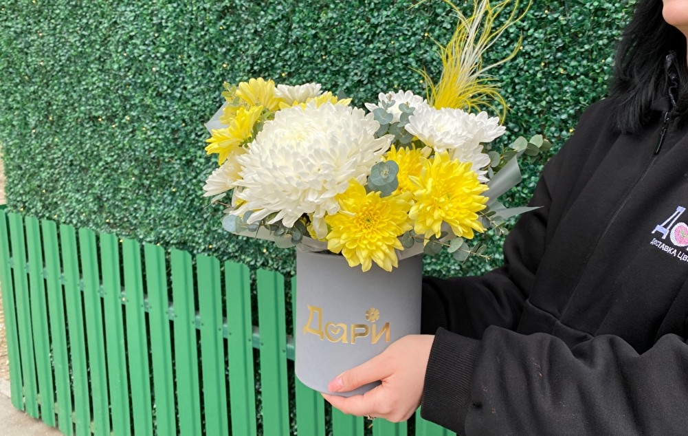 №30 Микс хризантем с коробочке