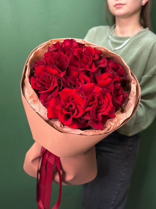 Монобукет из красных французских роз 9 роз