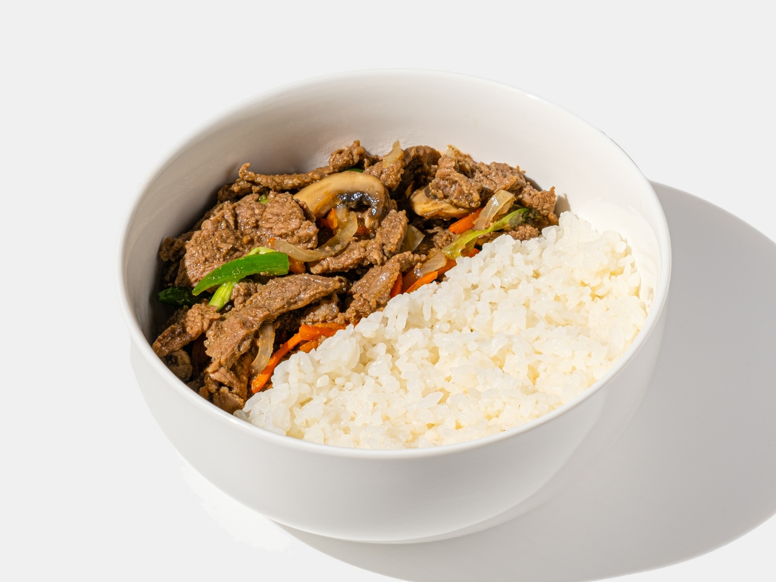 Говядина барбекю с рисом Пулькоги топпаб