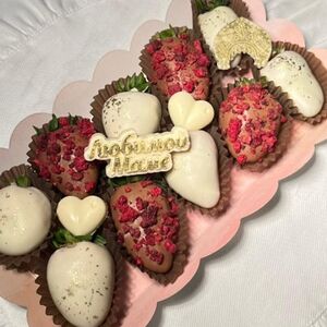 Клубника в шоколаде коробочка 10 ягод