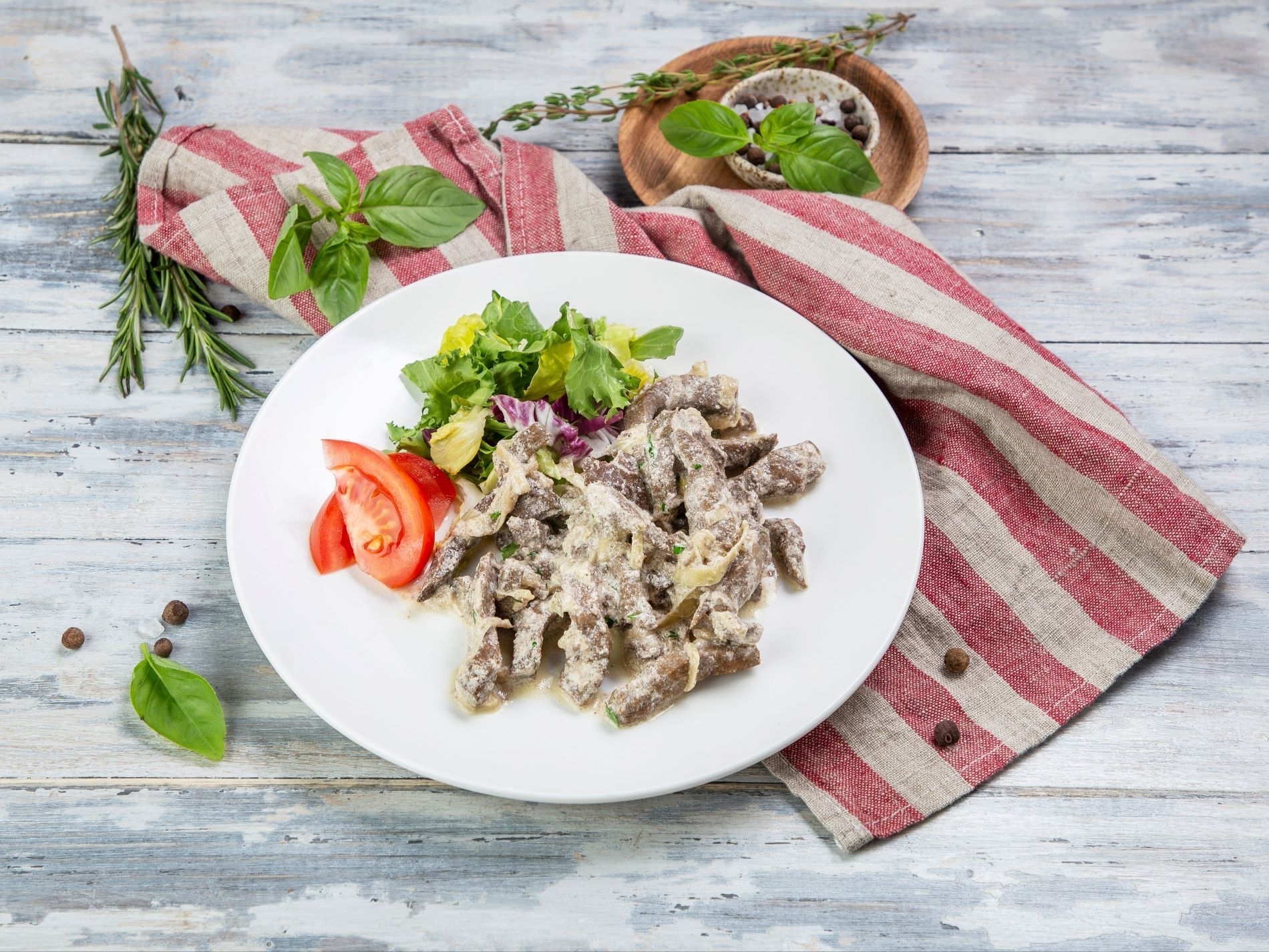 Печень говяжья по-строгановски