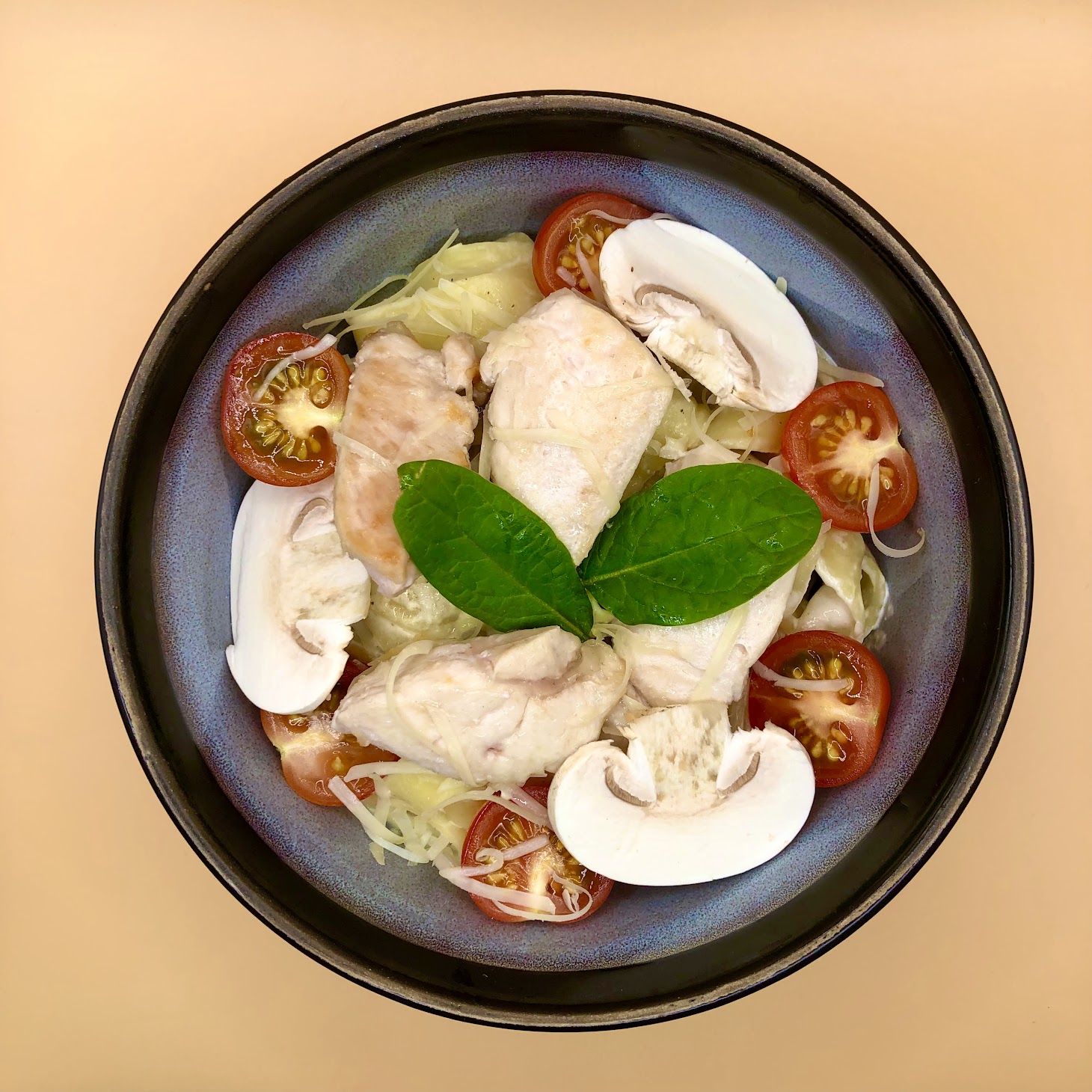 Фетучини с курицей и грибами