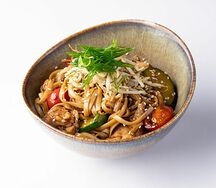 Рамен с курицей и овощами