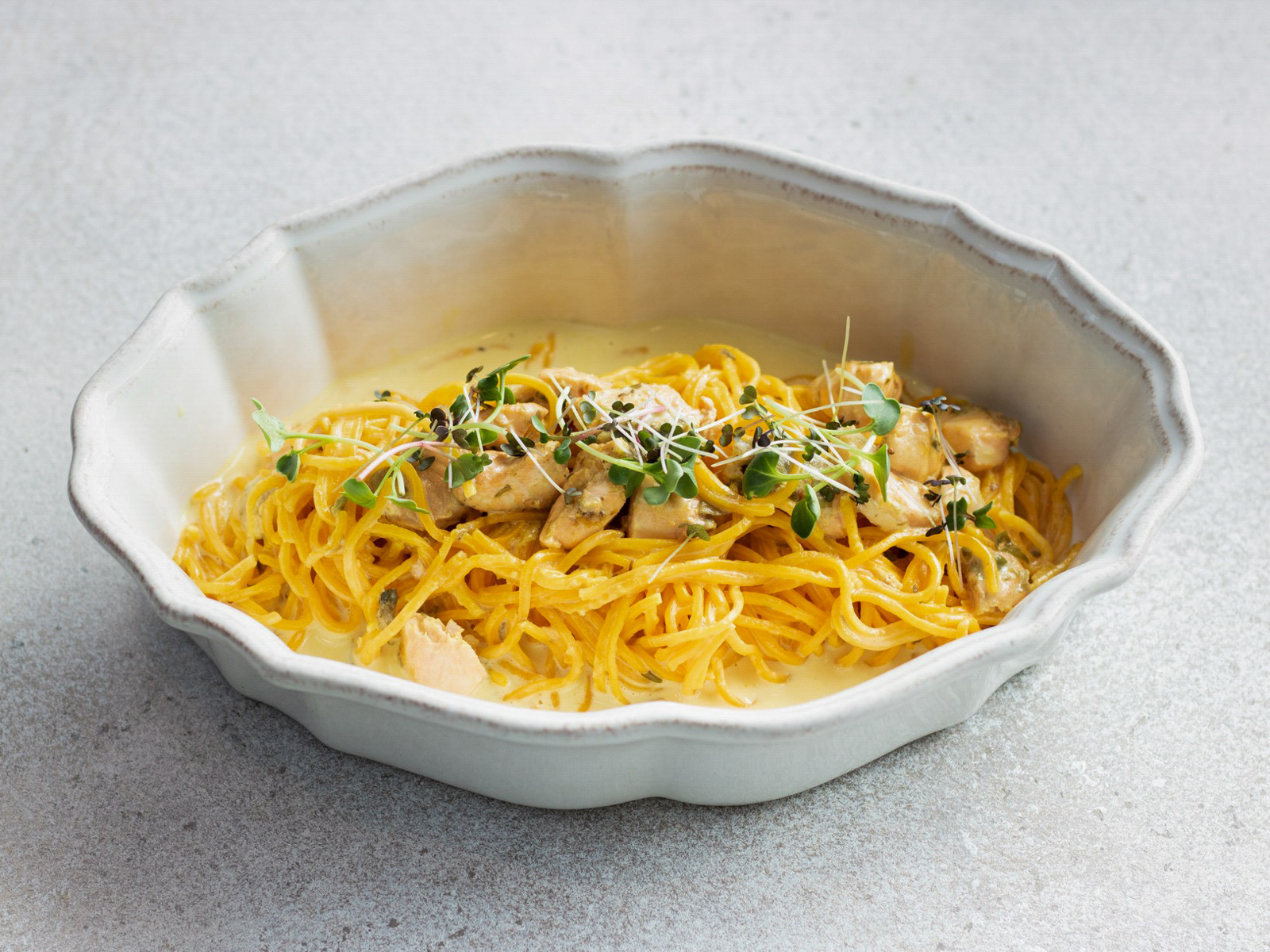 Спагеттини с лососем