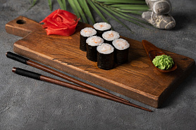 Ролл с креветкой