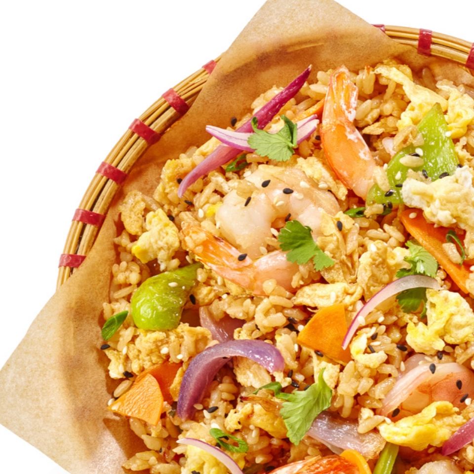 Жареный рис с креветками