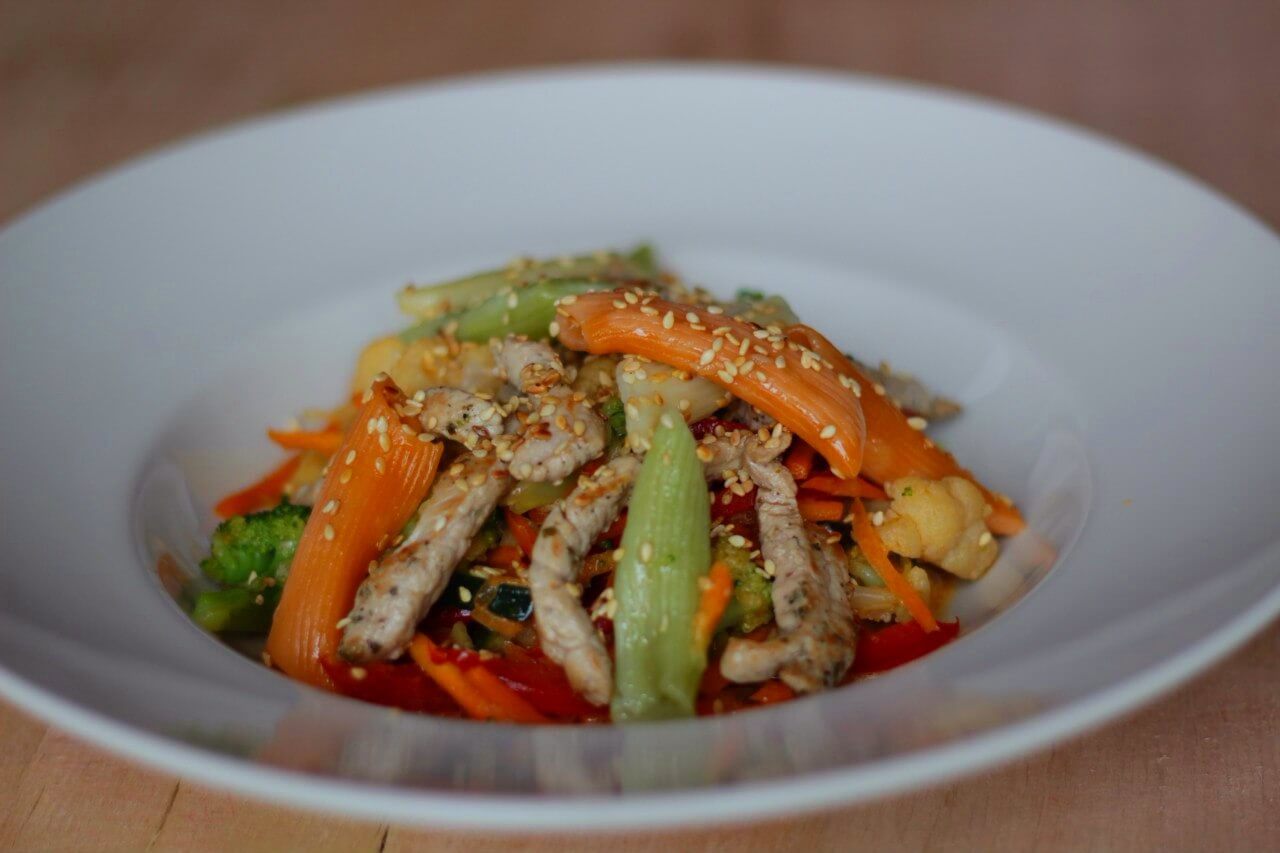 WOK СВИНИНА, ОВОЩИ, ПЕННЕ