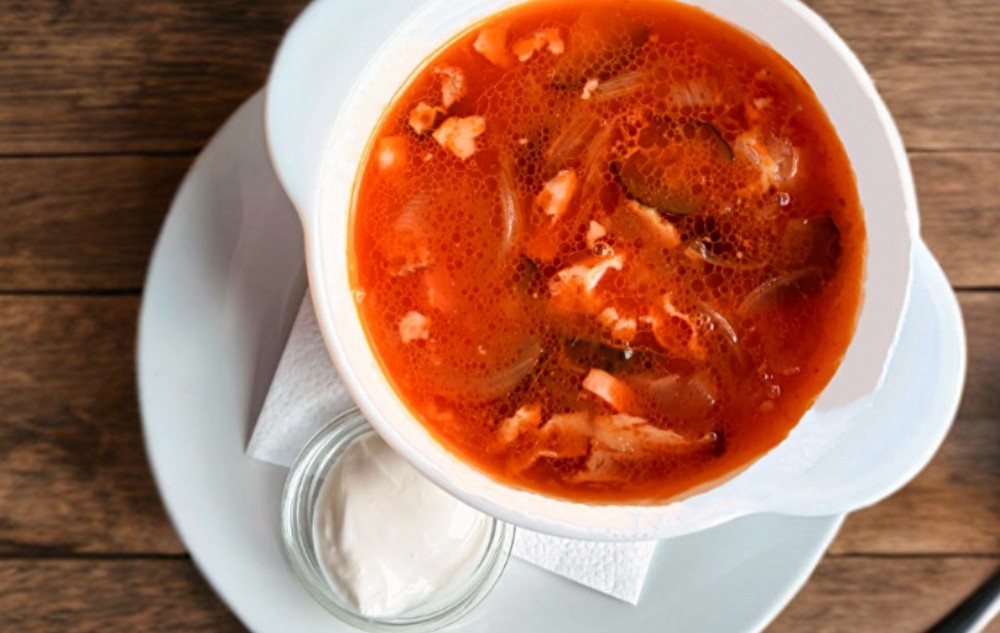 Солянка мясная со сметаной