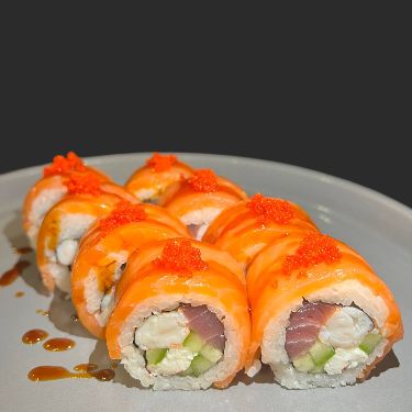 Роял-ролл с тунцом, лососем и креветкой