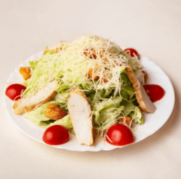Салат Цезарь с курицей