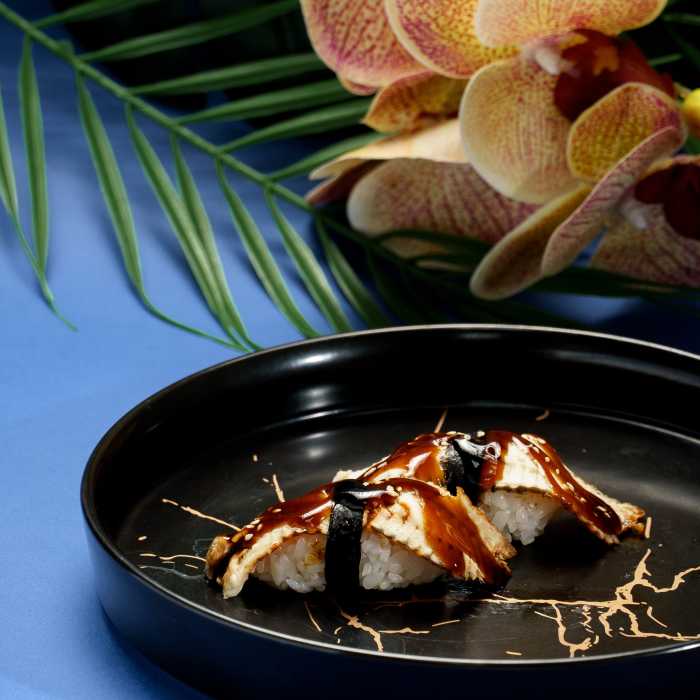 Суши с угрём 2шт