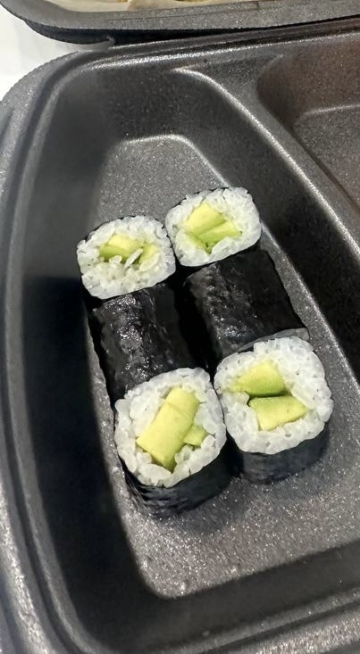 Хосомаки с авокадо