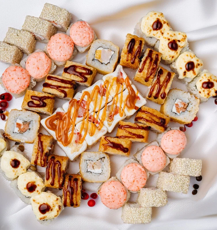 Сет "Осень" 48 шт + десертный ролл "Блаженство"