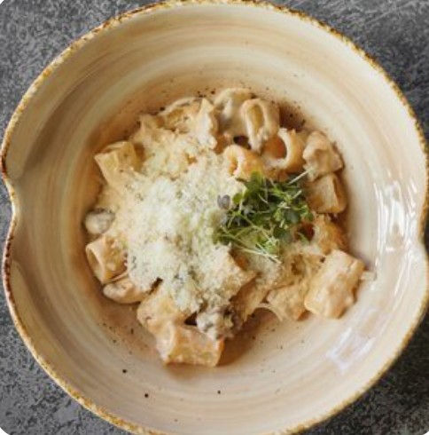 Паста Ригатони с курицей и грибами