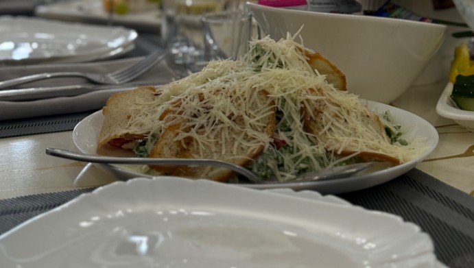 Цезарь с курицей