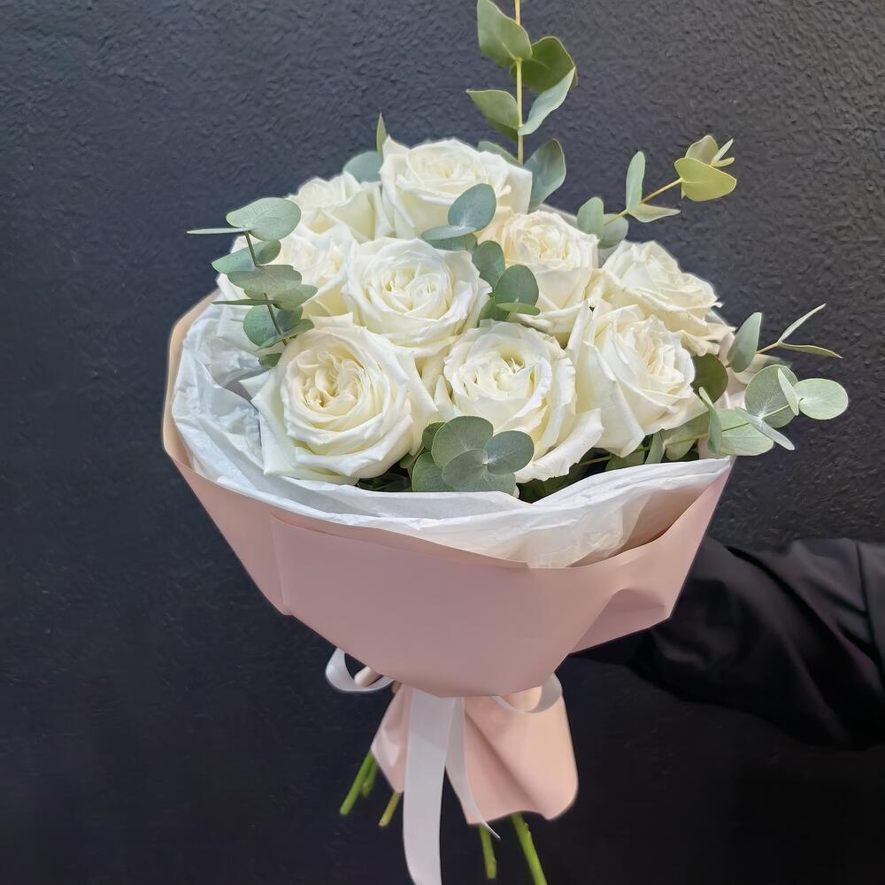 Нежный букет из 9 пионовидных роз (код 176)