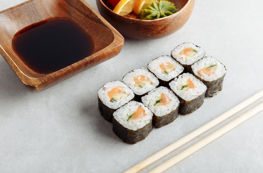 Маки с Лососем и Огурцом