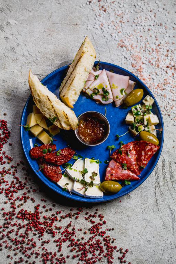 *Антипасти к вину