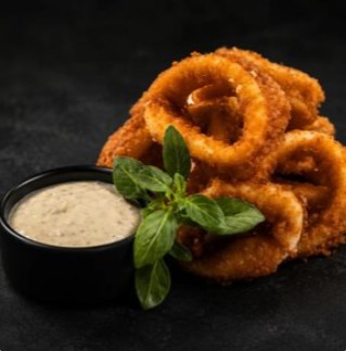 Кольца кальмаров с соусом