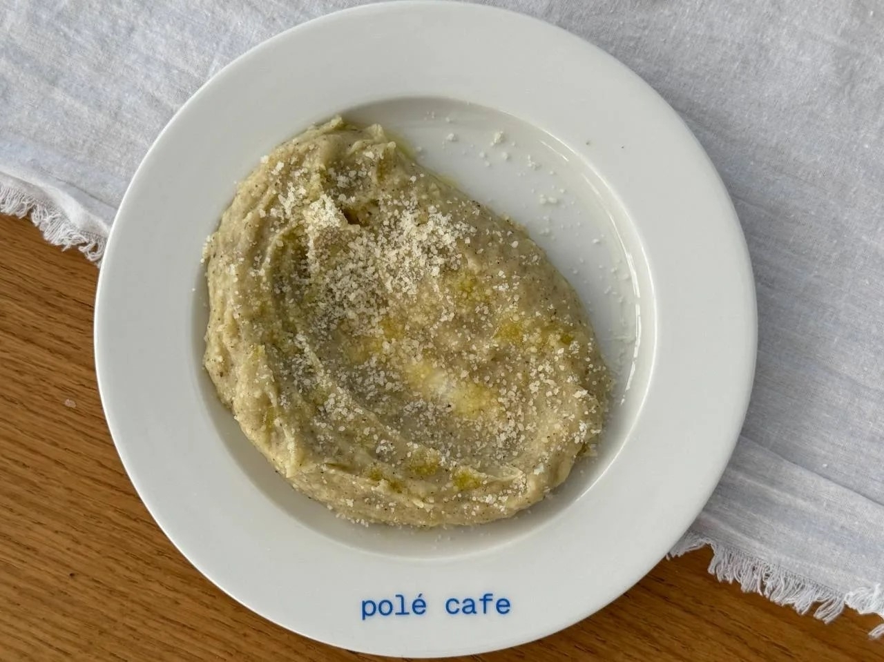 Картофельное пюре с трюфельным кремом и пармезаном