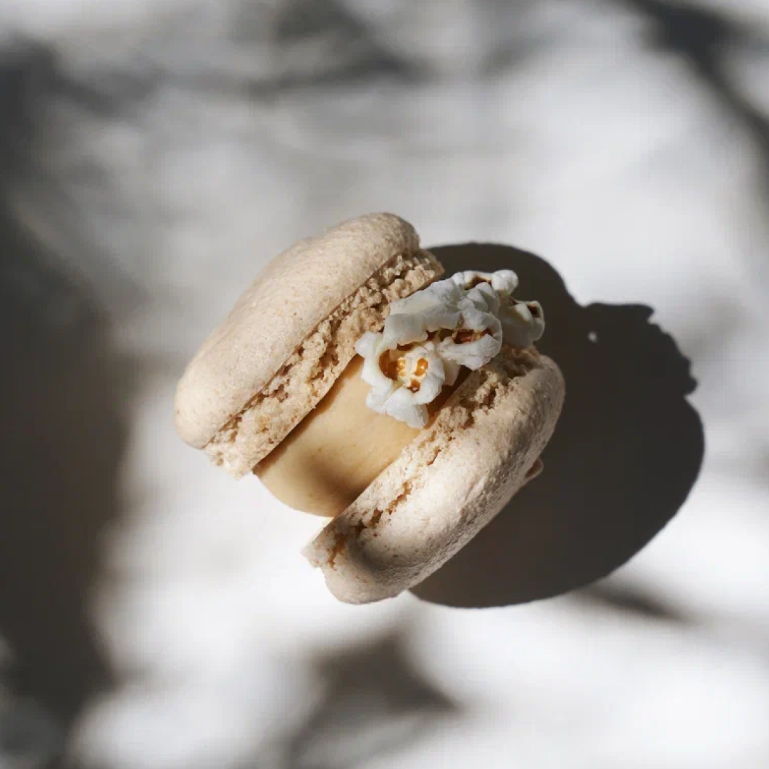 Макарон Попкорн-карамель Mini