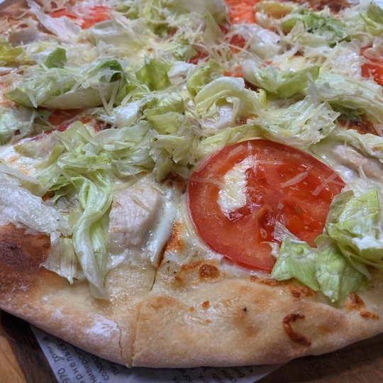 Caesar-pizza