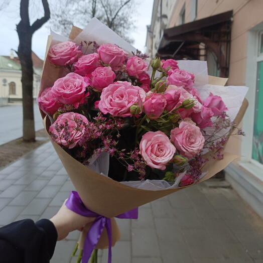 Кустовые розы в крафте