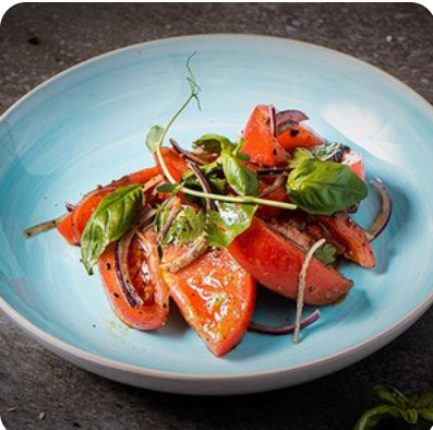 Салат из фермерских помидоров