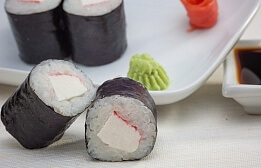 Ролл с крабовой палочкой 