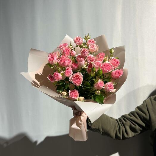 Букет из кустовых роз "Марго"