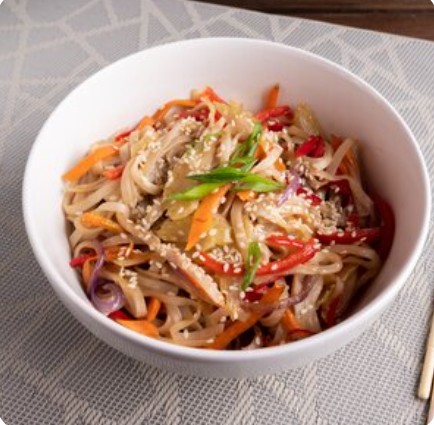 Wok с мидиями Лапша гречневая