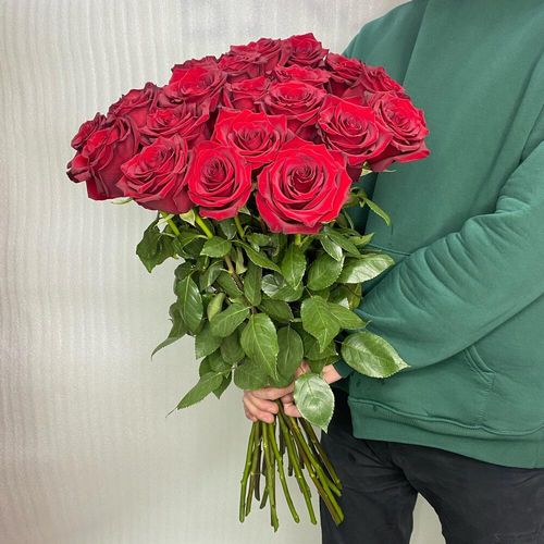 Букет из 25 красных роз Эквадор премиум