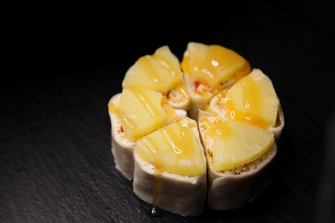 Десертный ролл с ананасом