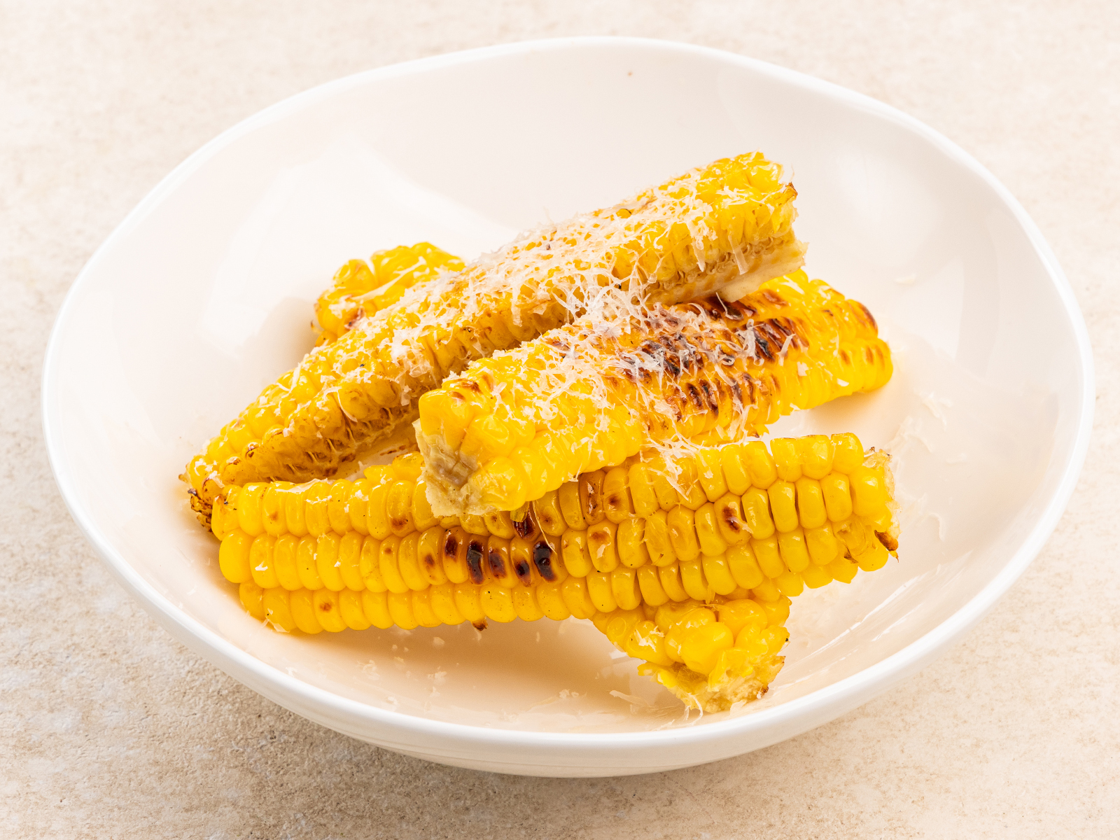 Кукуруза гриль с пармезаном