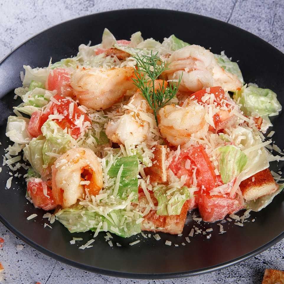 САЛАТ А-ЛЯ ЦЕЗАРЬ ПРЕМИУМ С КРЕВЕТКАМИ